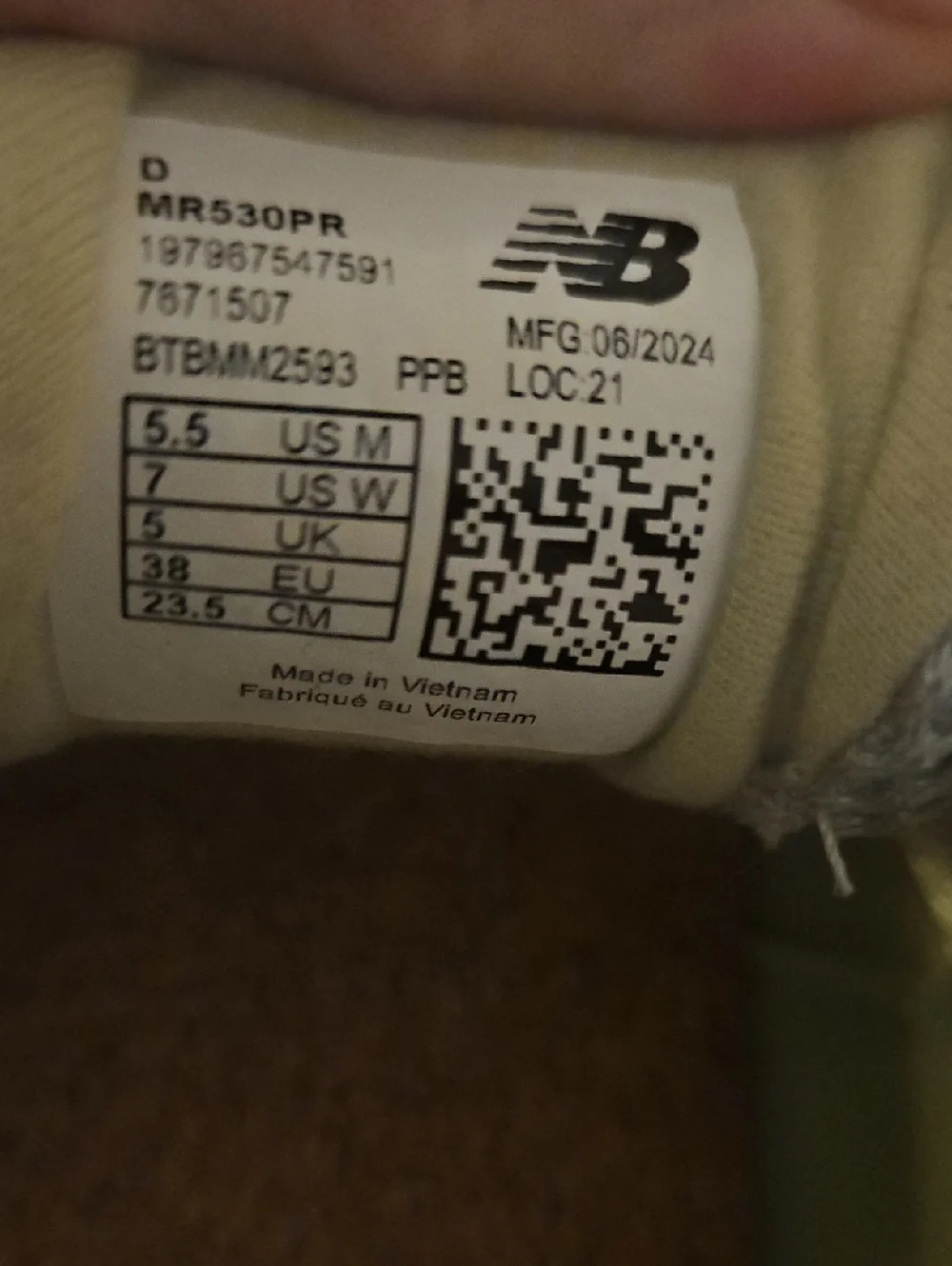 New‎ Balance 530 Salehe Bembury Prospersity Be The Prize. Mens 5.5. Womens 7